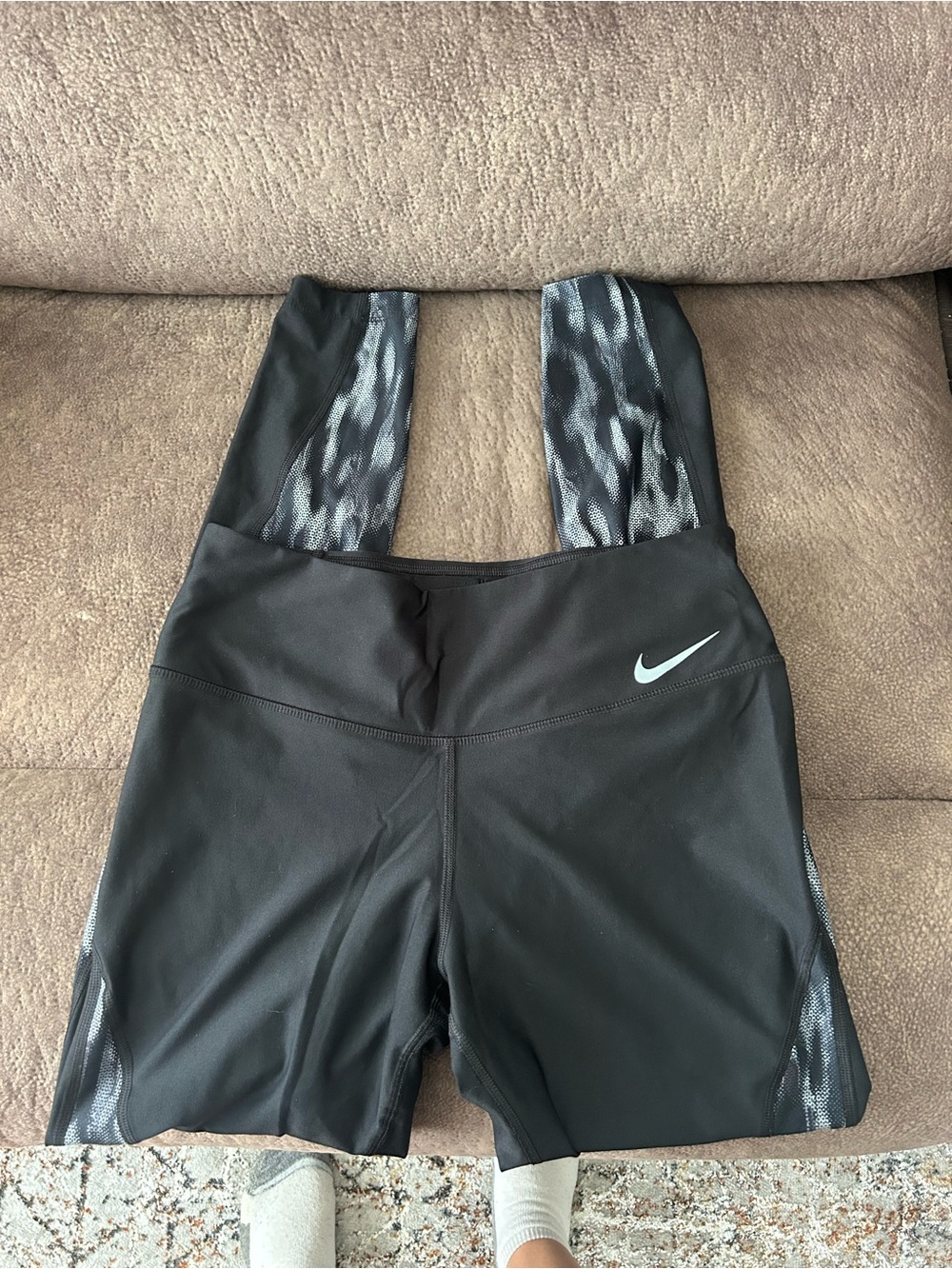 Nike Black leggings with Gray Patterned Straps